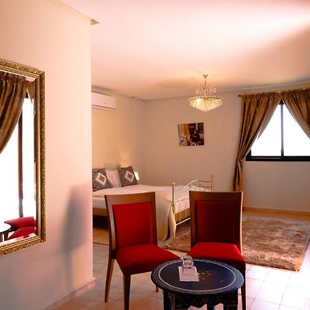 Tiguemine Sarah Hotel Douar Akkara ภายนอก รูปภาพ